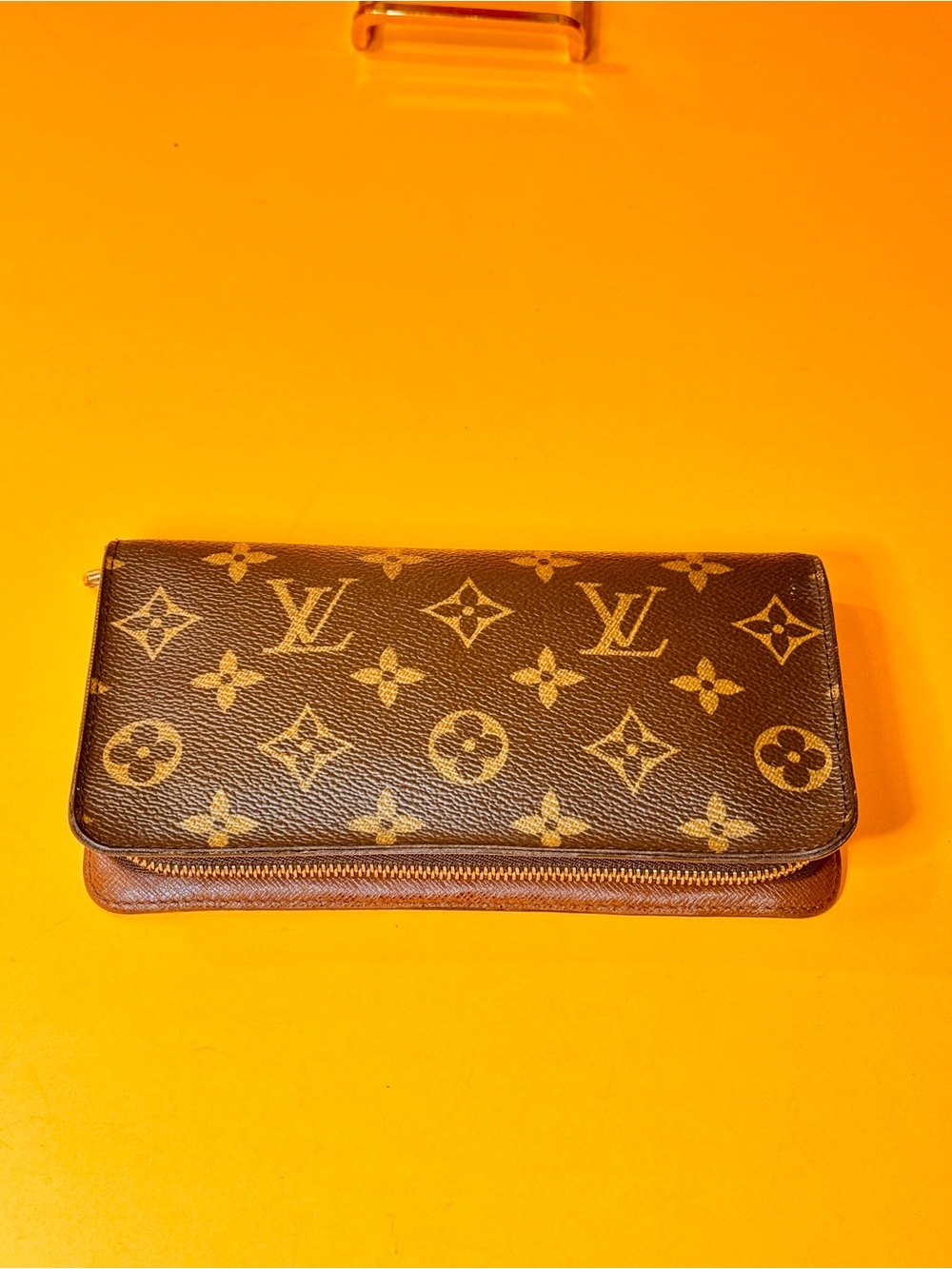 Louis Vuitton Monogram Canvas Brown Zip Wallet - Picture 3 of 15